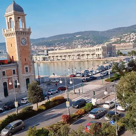 Nazario Sauro 20 Апартаменты Триест