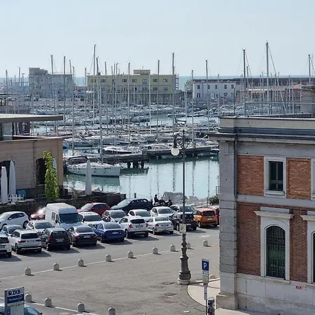 Nazario Sauro 20 Триест