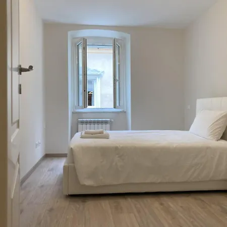 Nazario Sauro 20 Apartment