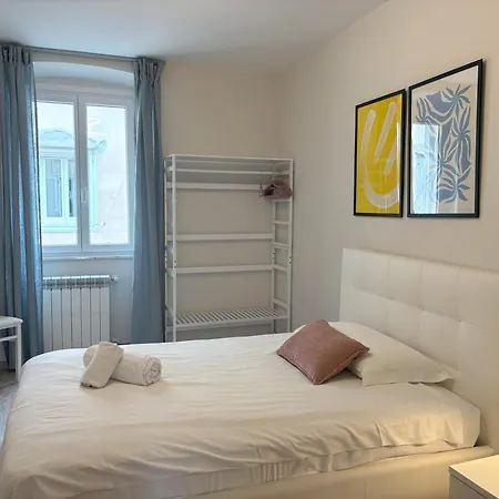 Nazario Sauro 20 Apartment