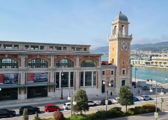 Nazario Sauro 20 * Триест